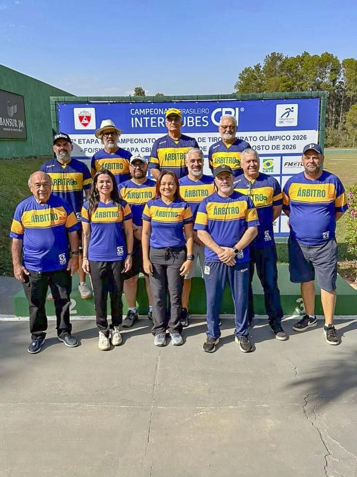 Equipe de arbitragem da CBTE no CMC